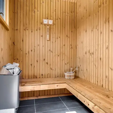Modern Close To The * Bøtø By