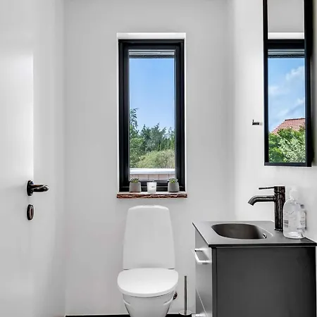 Semesterbostad Modern Close To The